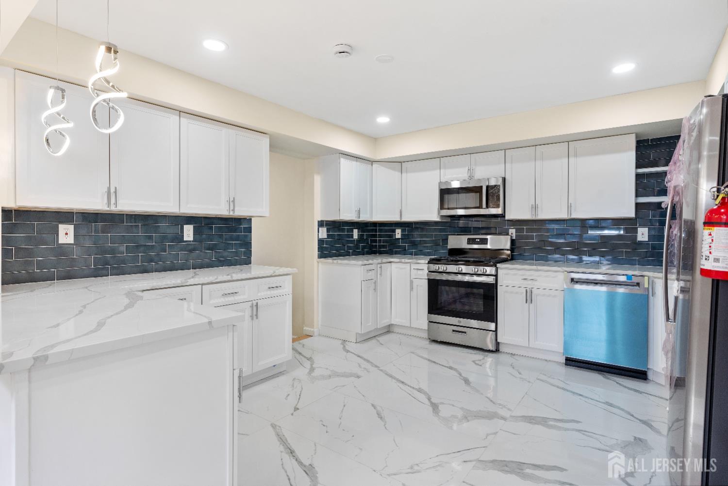 253 WILLIAMS Street Image 5