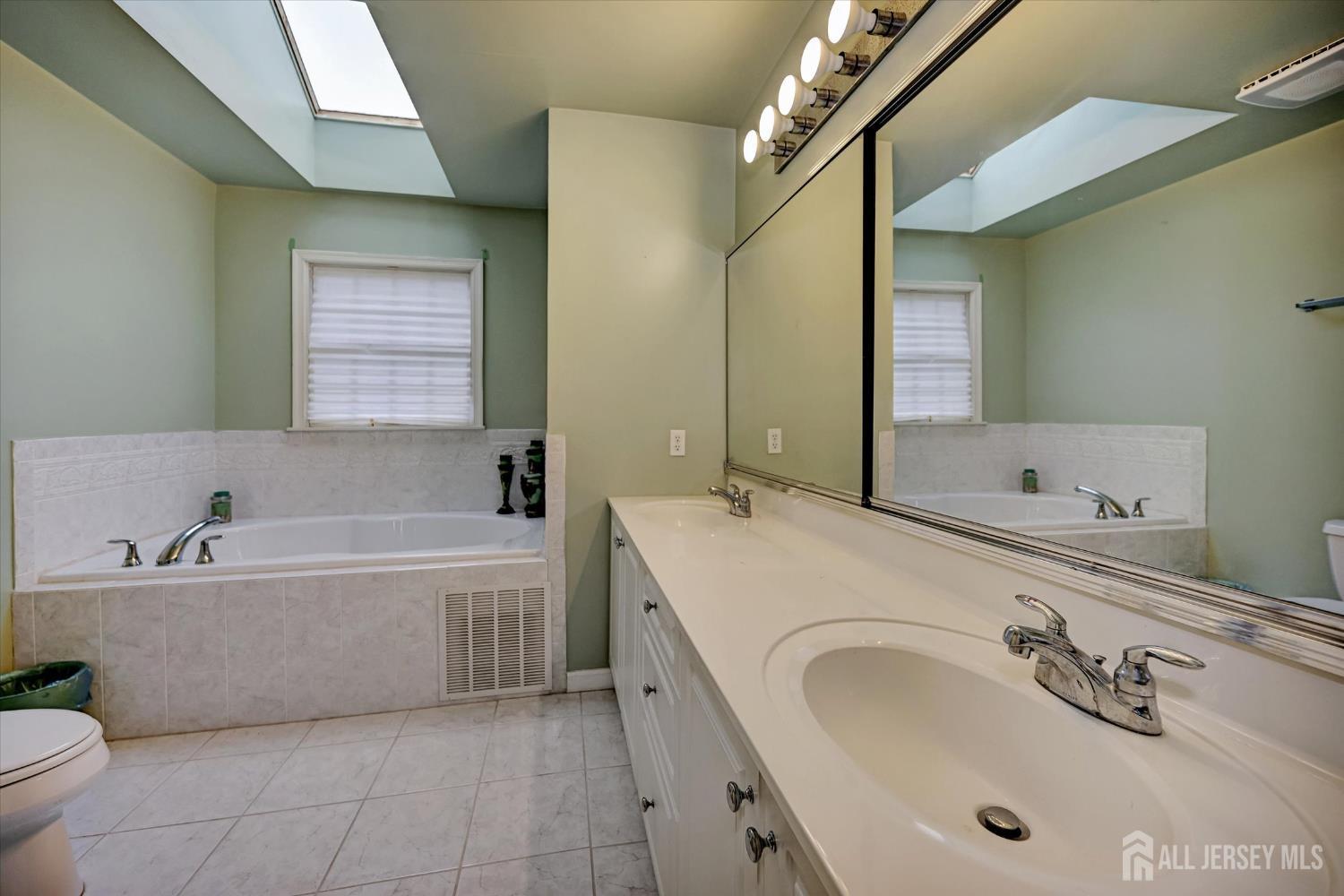 10 MILFORD Court, Edison, NJ, 08820 image 28