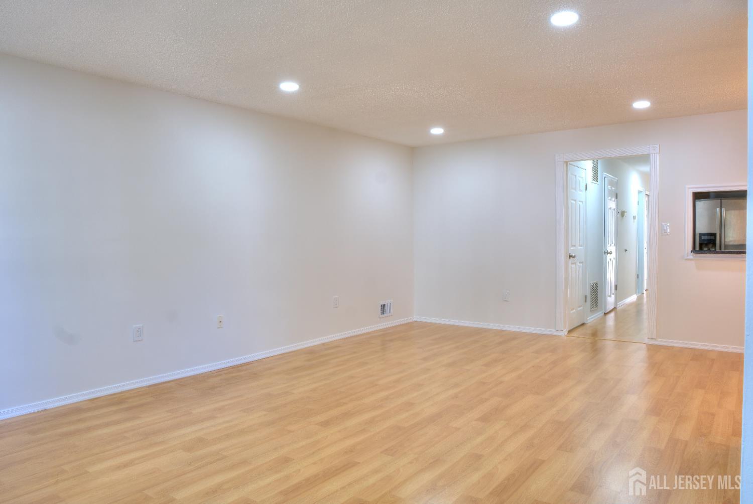 8 Amethyst Way, Franklin Twsp, NJ, 08823 image 16