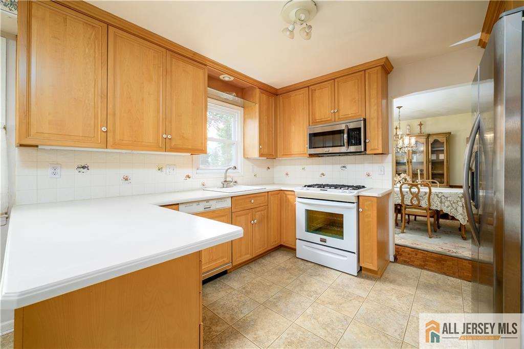 12 W Clark Place, Colonia, NJ, 07067 image 11