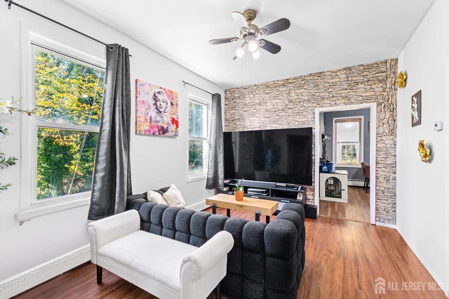 397 E Rector Street Image 5