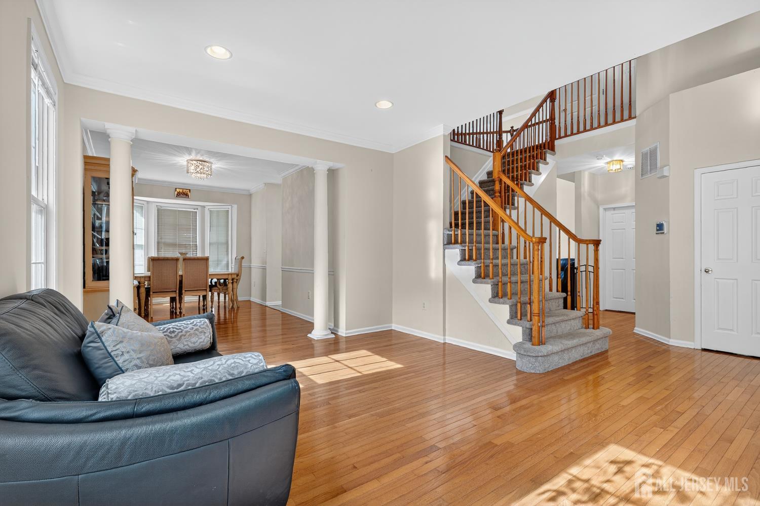 1 Palisades Road Image 4