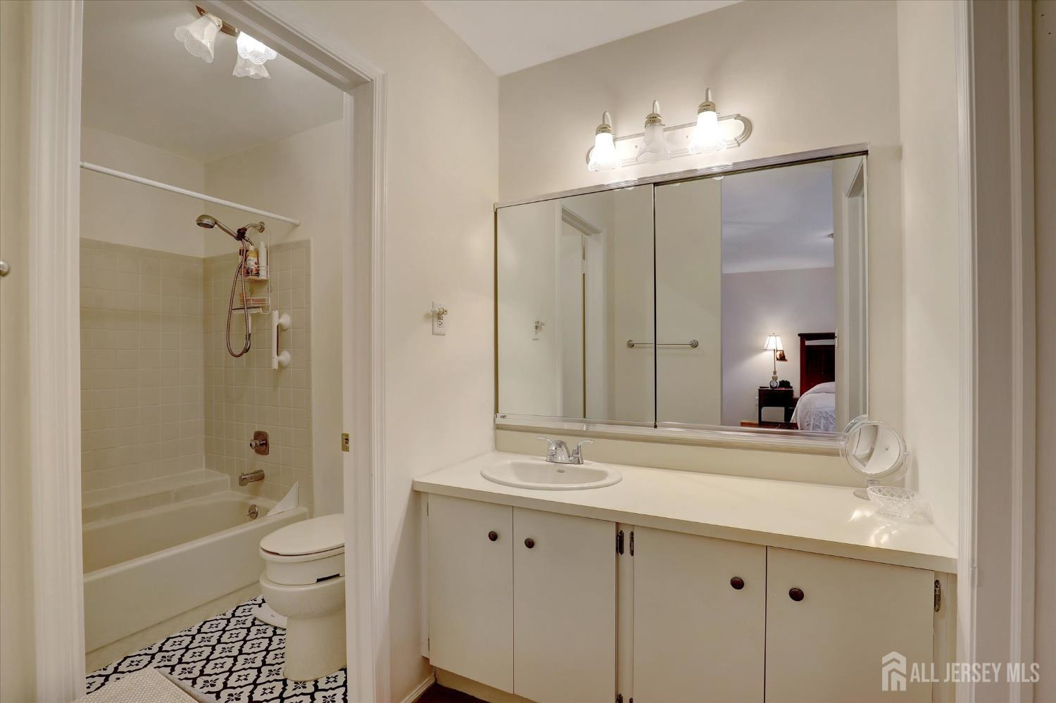288 Bishop Court, Old Bridge, NJ, 08857 image 28
