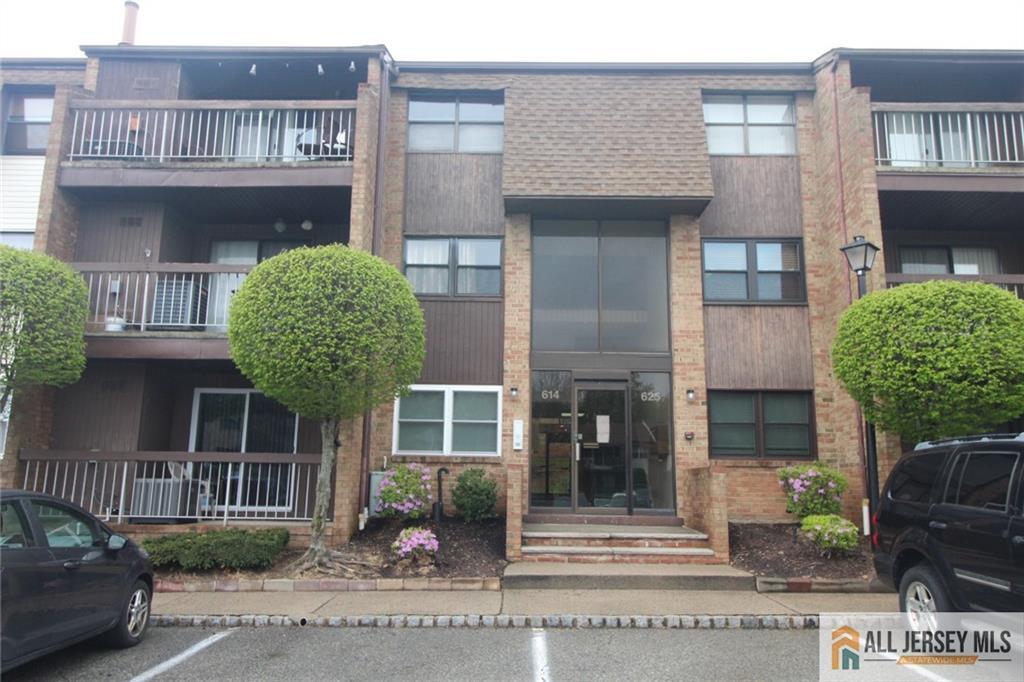 615 Sharon Garden Court 615, Woodbridge Proper, NJ, 07095
