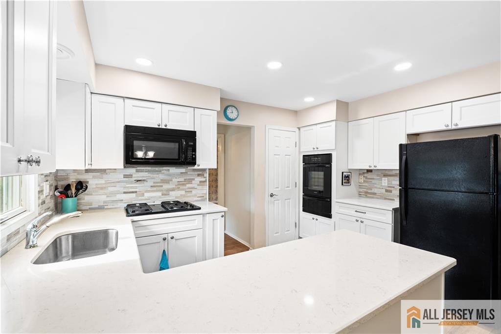 70 Creamer Drive, Sayreville, NJ, 08872 image 12