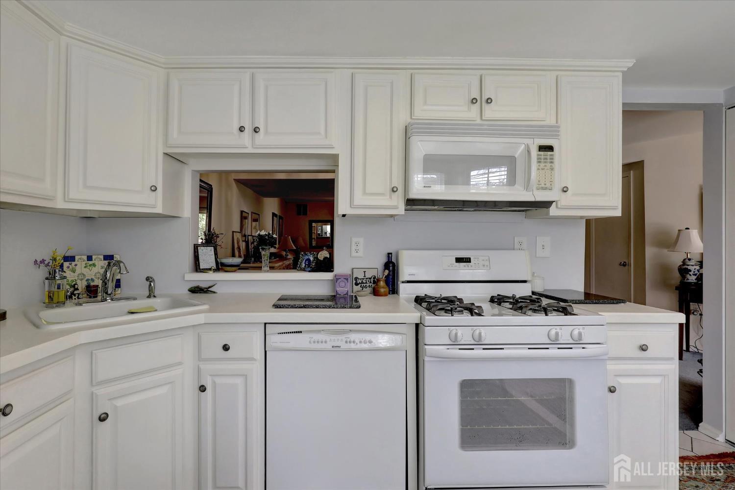 288 Bishop Court Image 4