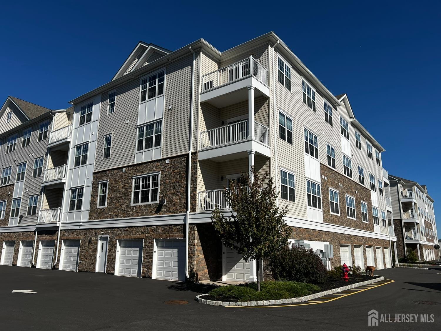 524 Lorhan Drive 524 Image 3