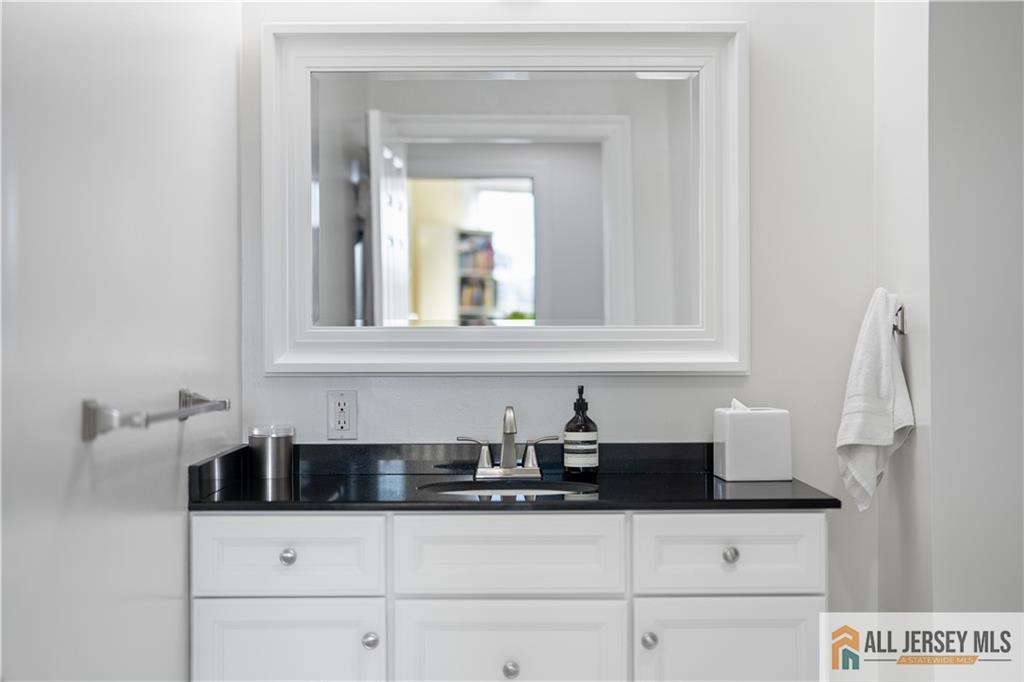 45 Broadway Avenue 302, Jersey City, NJ, 07306 image 32