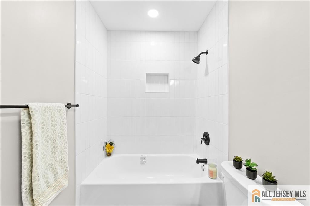 442 Dahlia Plaza 442A, Monroe, NJ, 08831 image 25