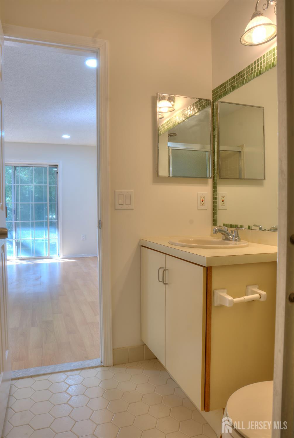 8 Amethyst Way, Franklin Twsp, NJ, 08823 image 30