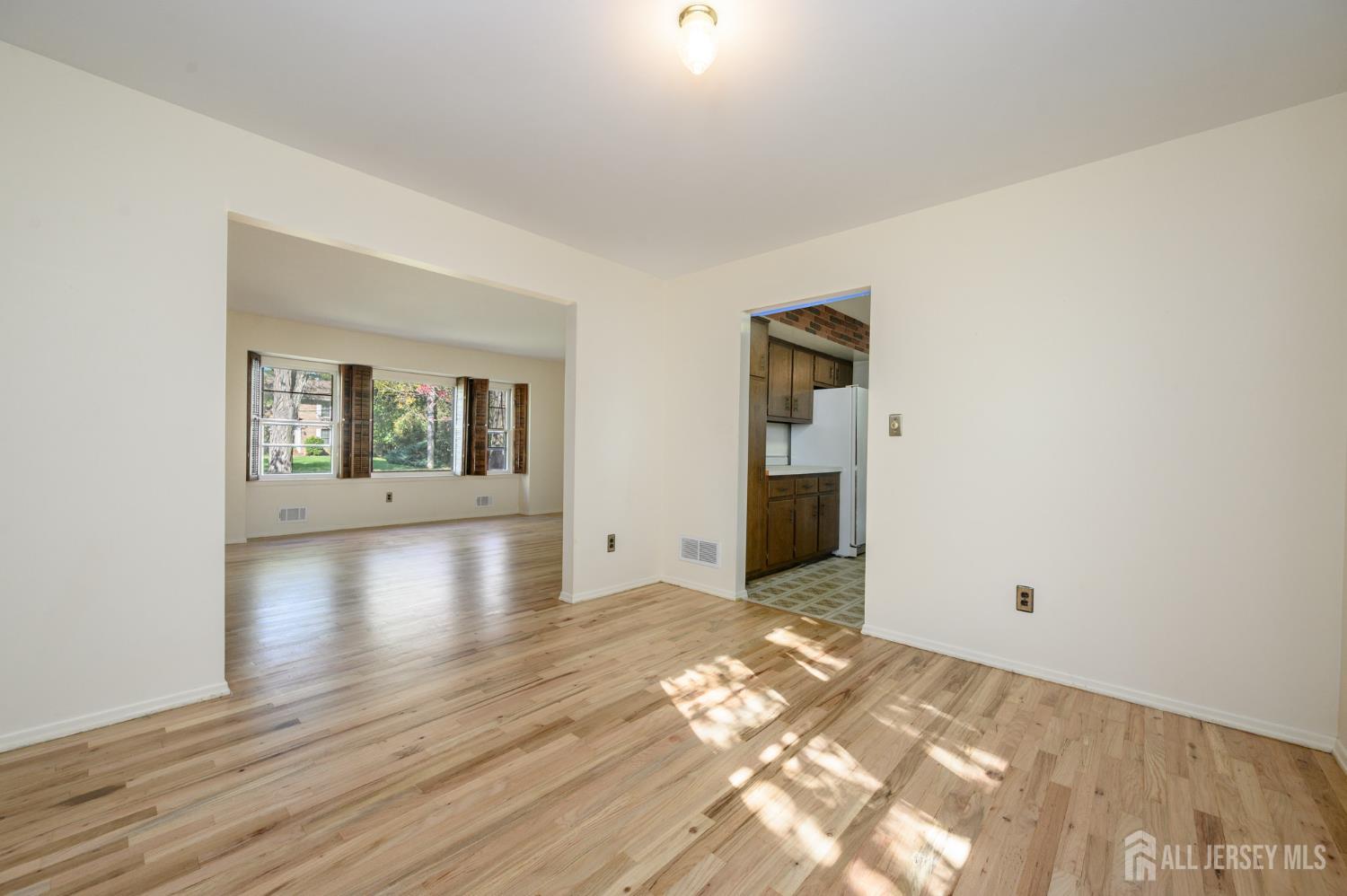 3996 Park Avenue Image 4