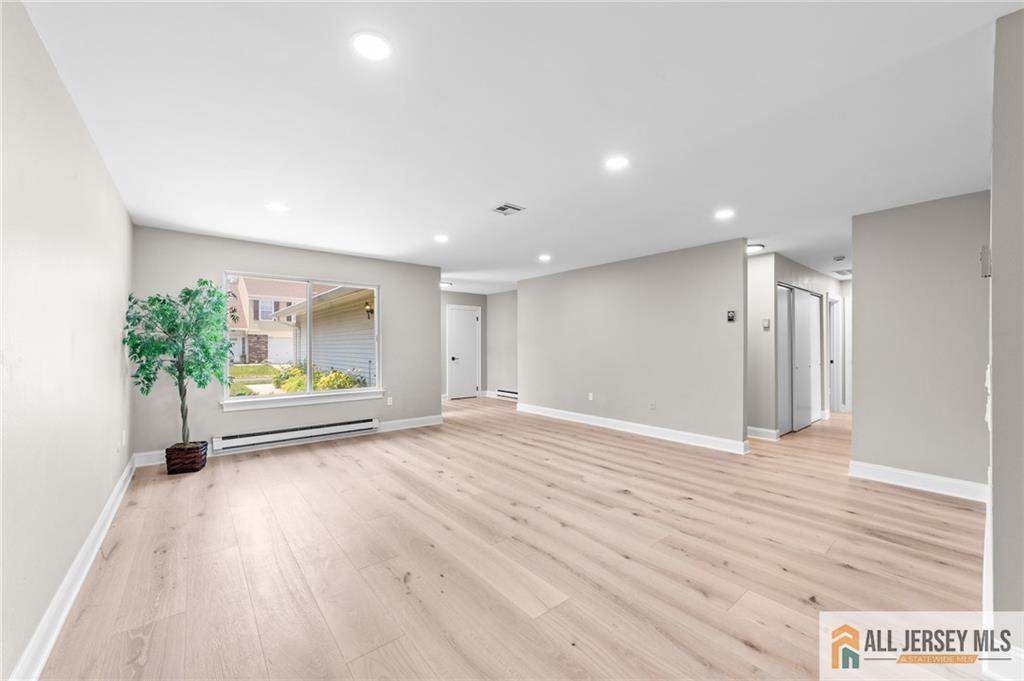 442 Dahlia Plaza 442A Image 5