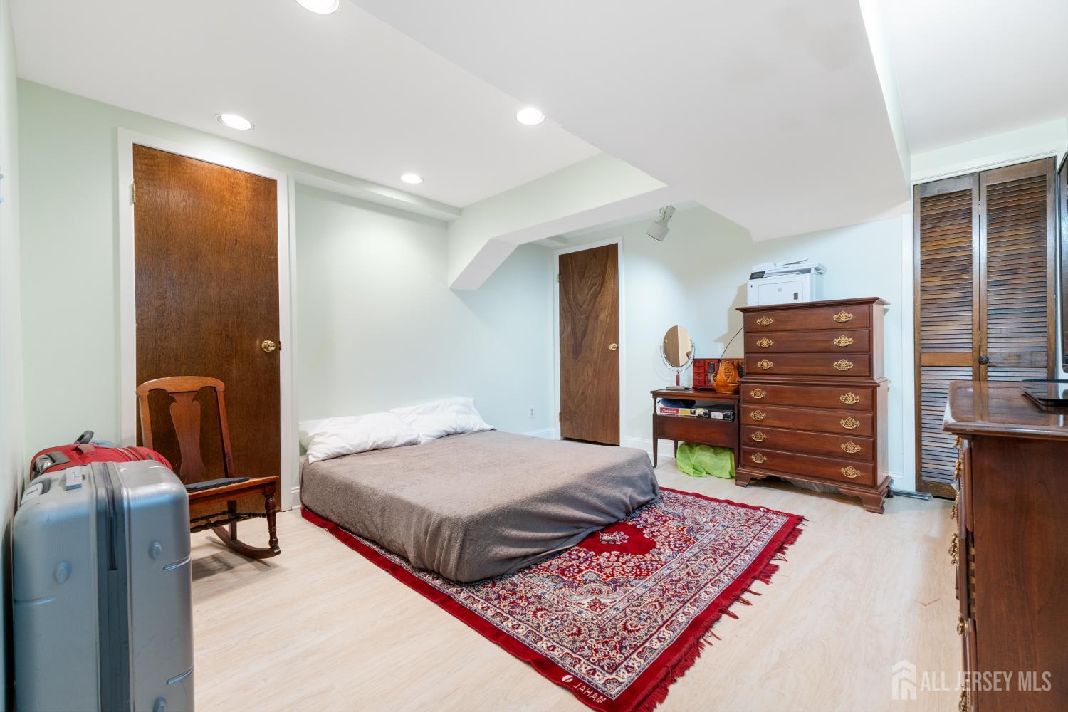 154 Westgate Drive, Edison, NJ, 08820 image 22