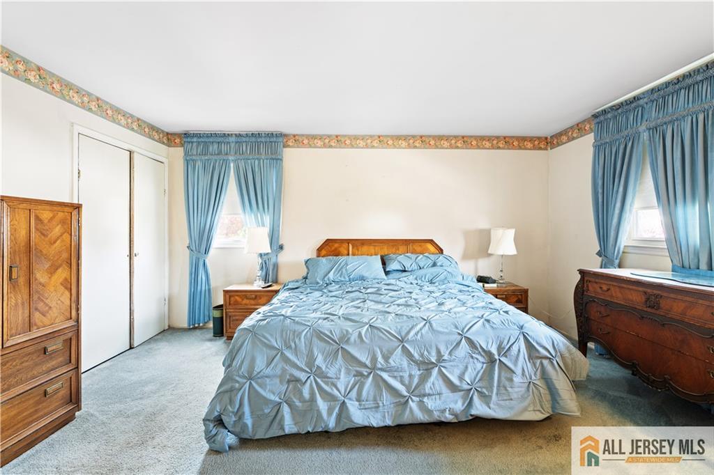 70 Creamer Drive, Sayreville, NJ, 08872 image 25