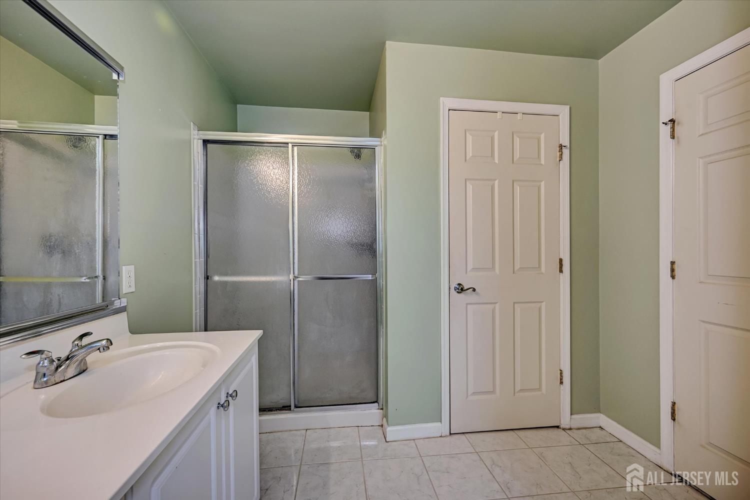 10 MILFORD Court, Edison, NJ, 08820 image 29