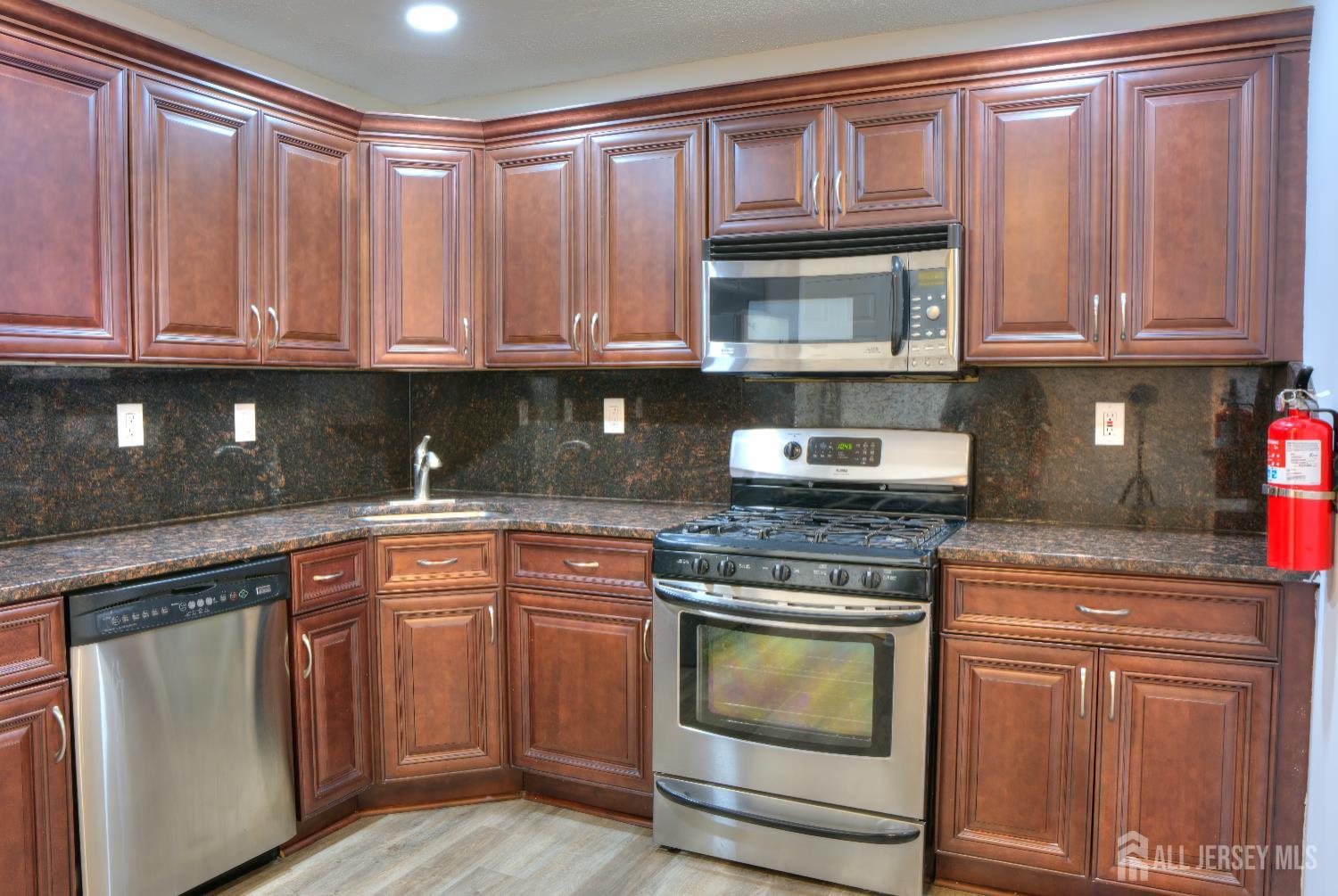 8 Amethyst Way, Franklin Twsp, NJ, 08823 image 6