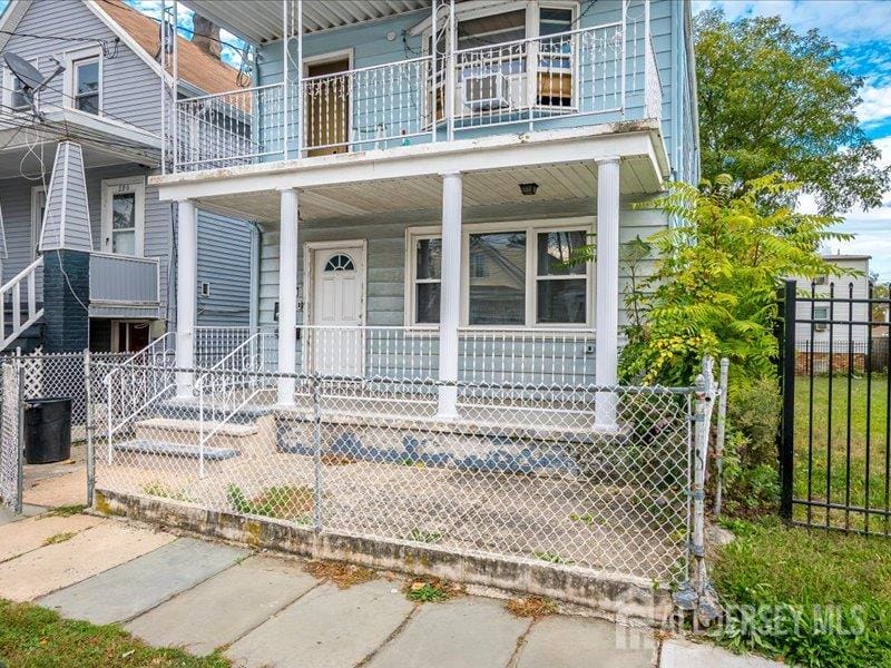 588 Charles Street Image 3