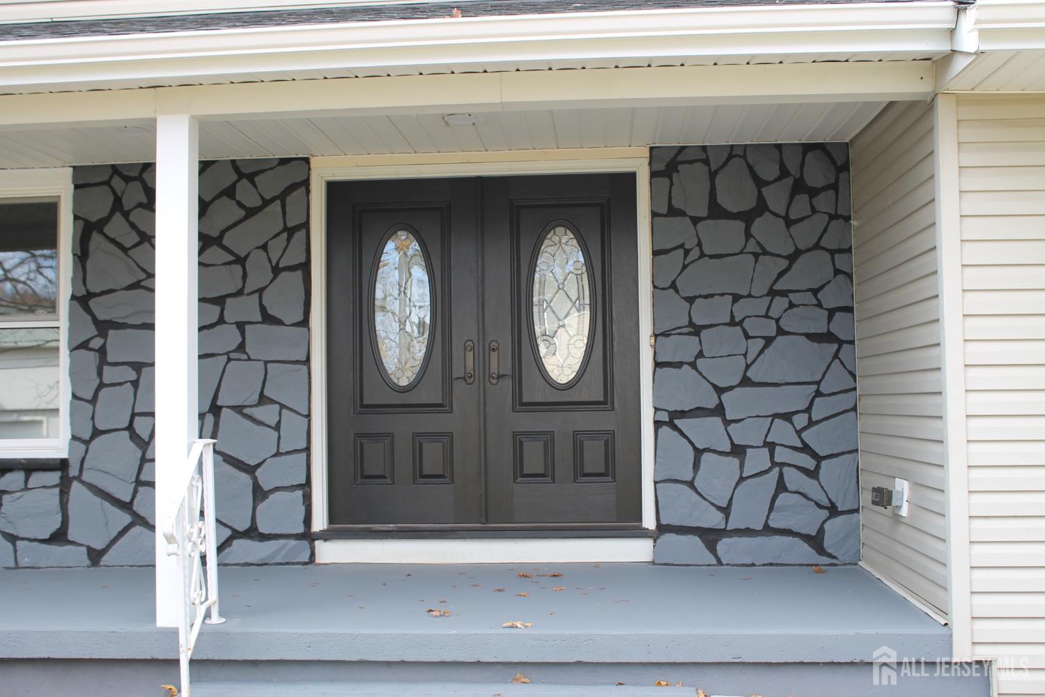 1 Sussex Road Image 5