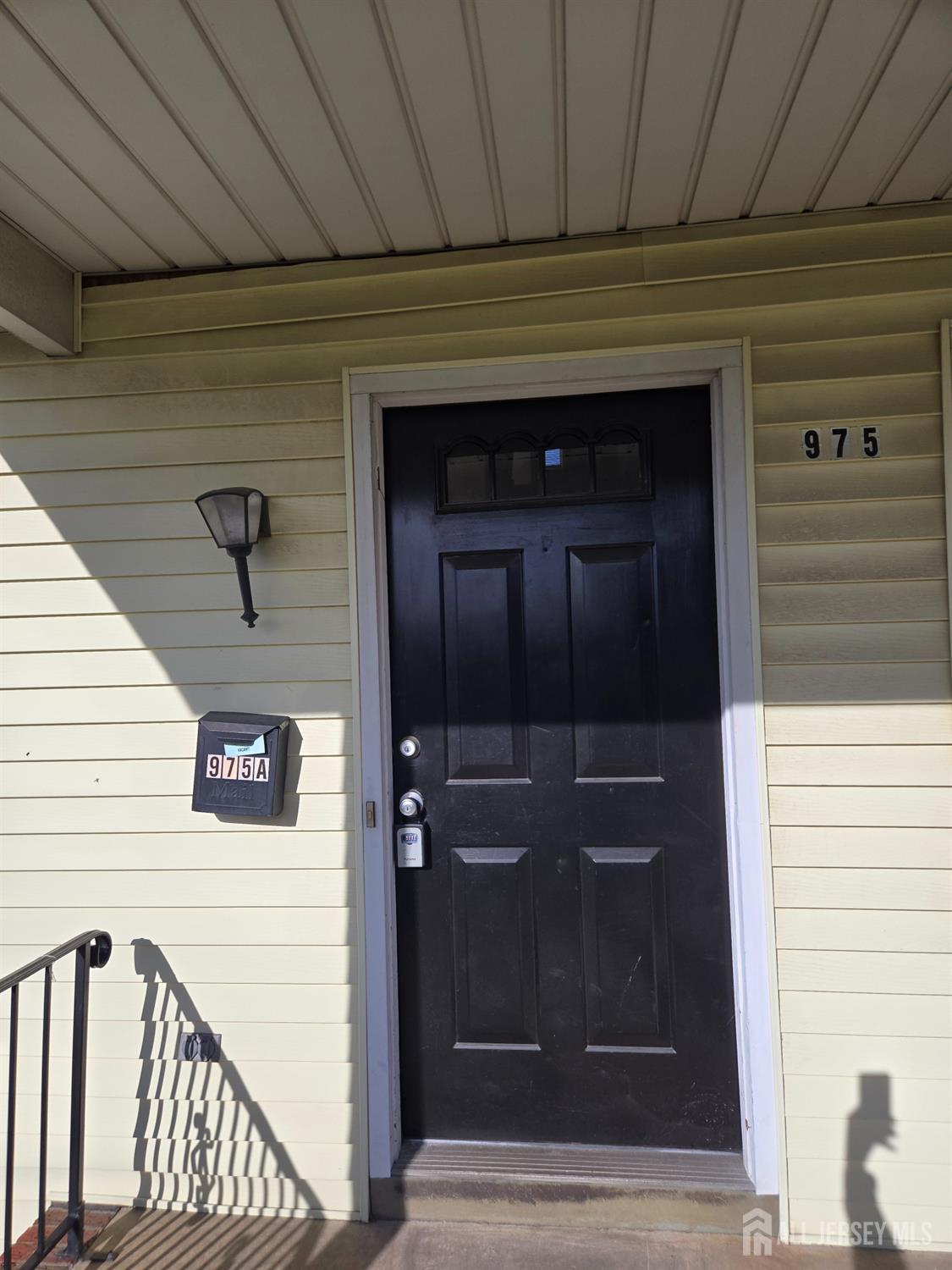 975-A & B Bergen Avenue Image 3