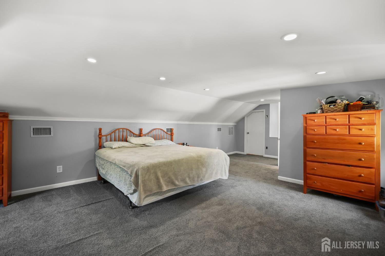 7 Lake Avenue, Helmetta, NJ, 08828 image 27