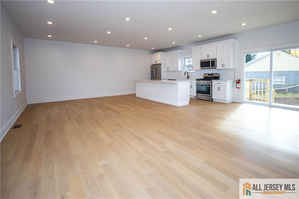 39 Lowell Street, Iselin, NJ, 08830 image 10