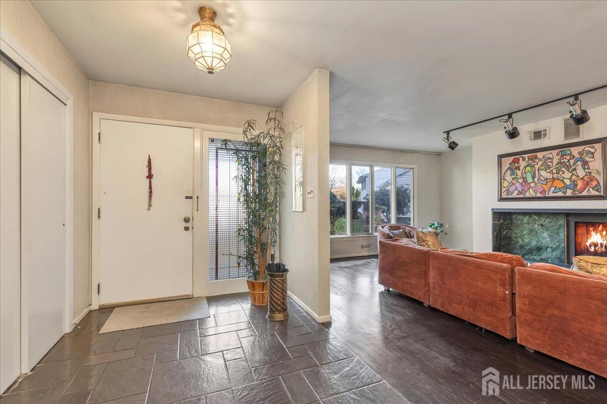 1066 Allenwood Drive Image 3