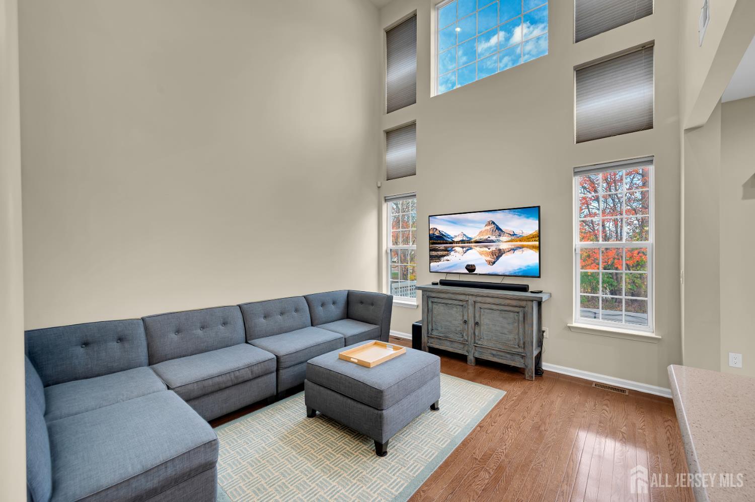 304 Cambridge Drive Image 3