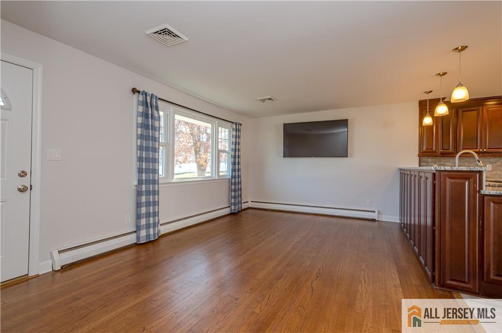 400 Whittier Avenue Image 3