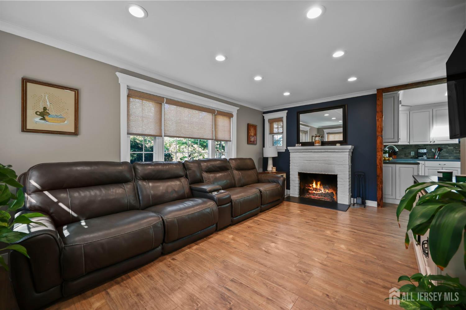 7 Lake Avenue Image 4