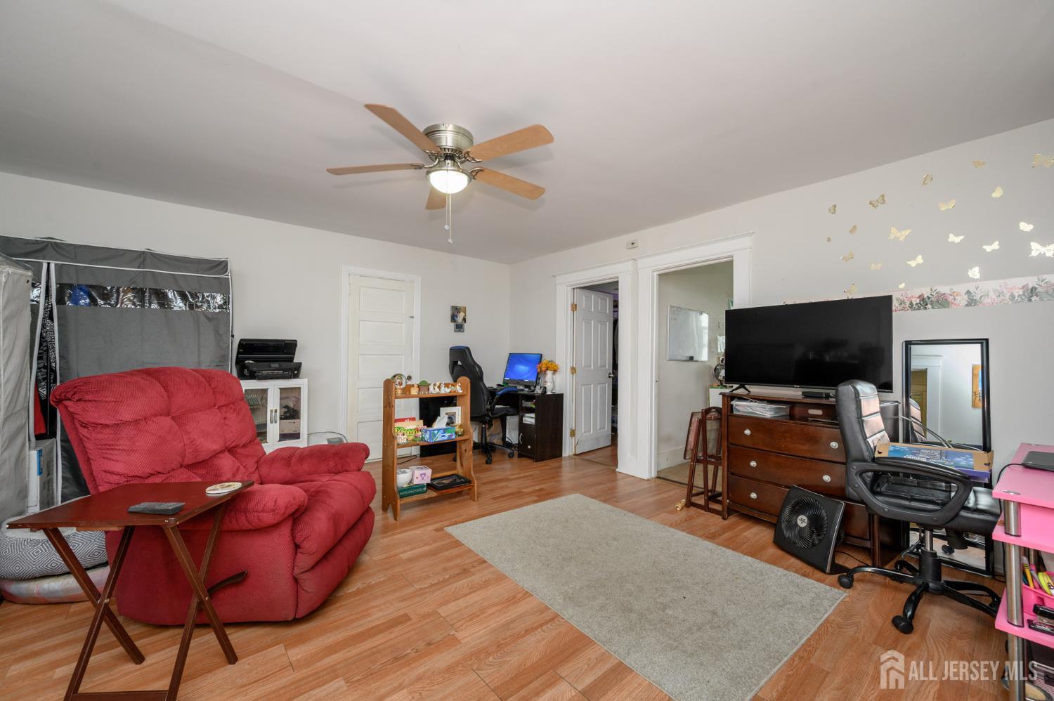 115 10th Street Image 5