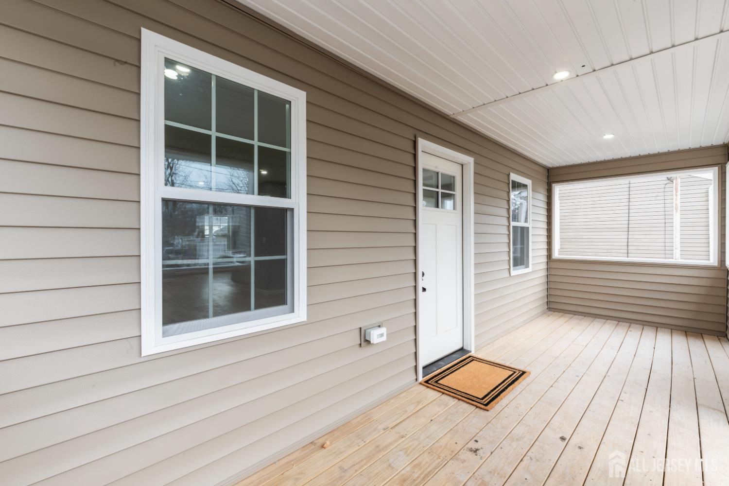 583 3rd Avenue Image 3