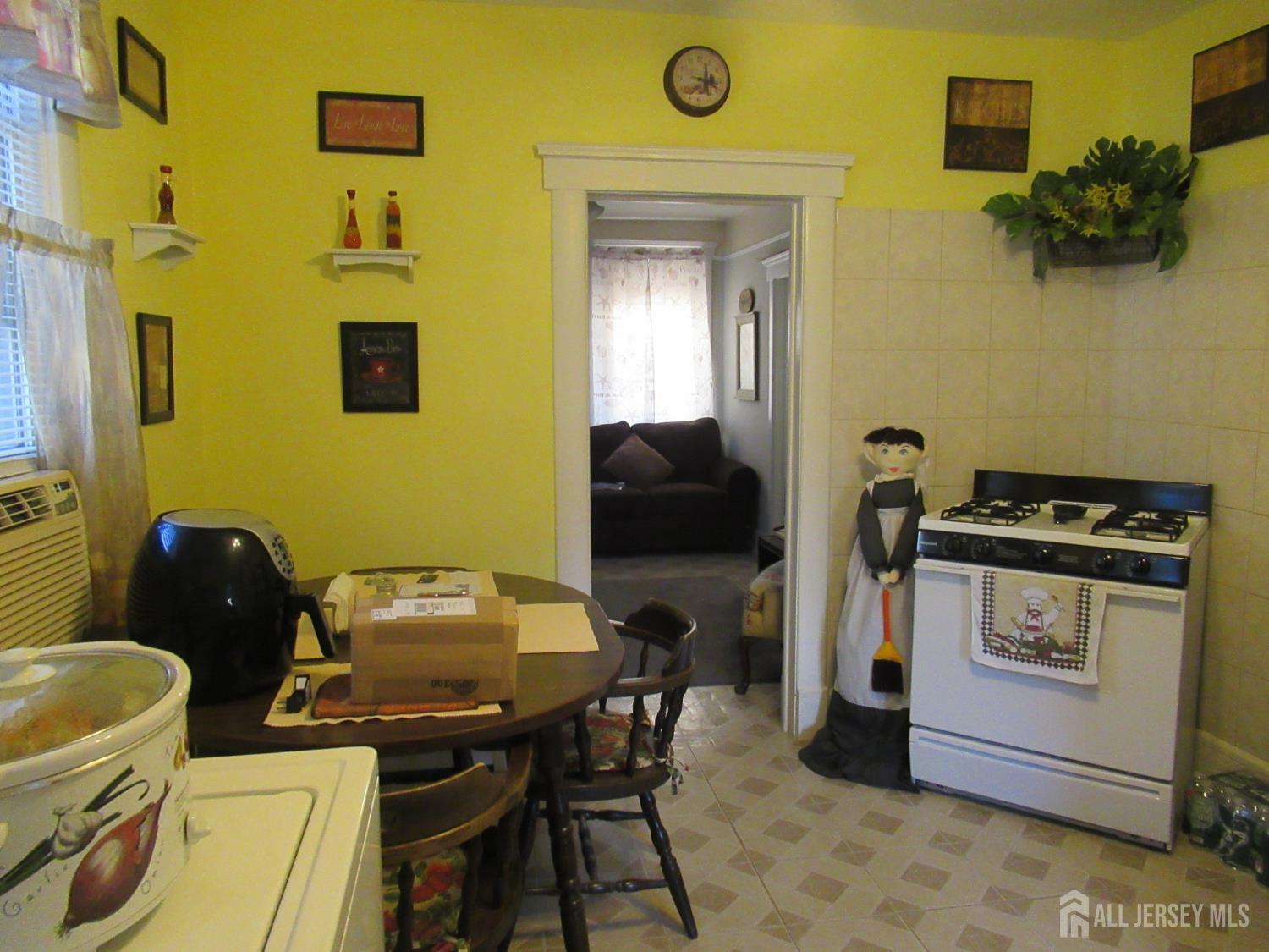 82 Pulaski Avenue, Carteret, NJ, 07008 image 10