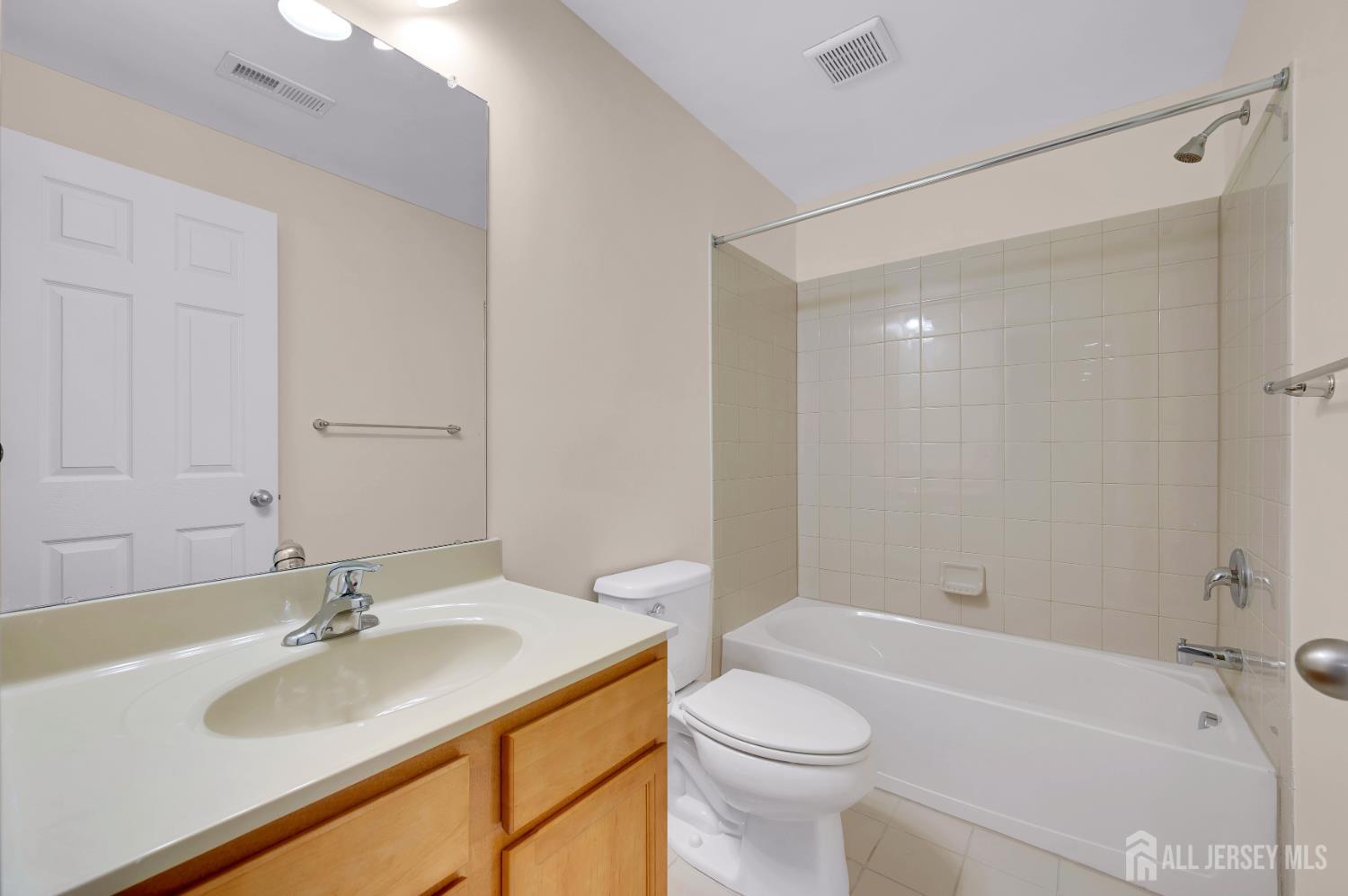 304 Cambridge Drive, North Brunswick, NJ, 08902 image 20