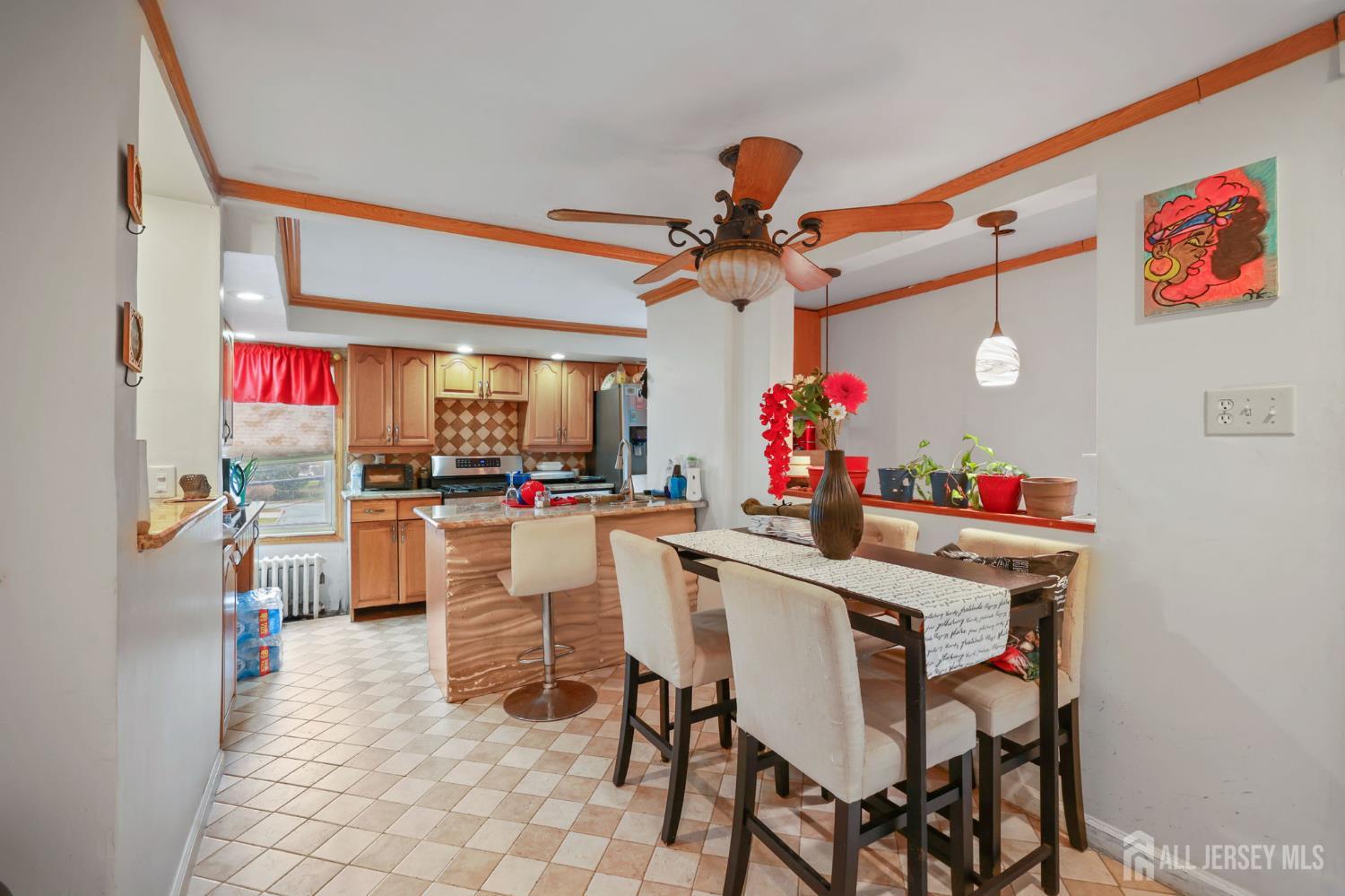 608 Main Street Image 4