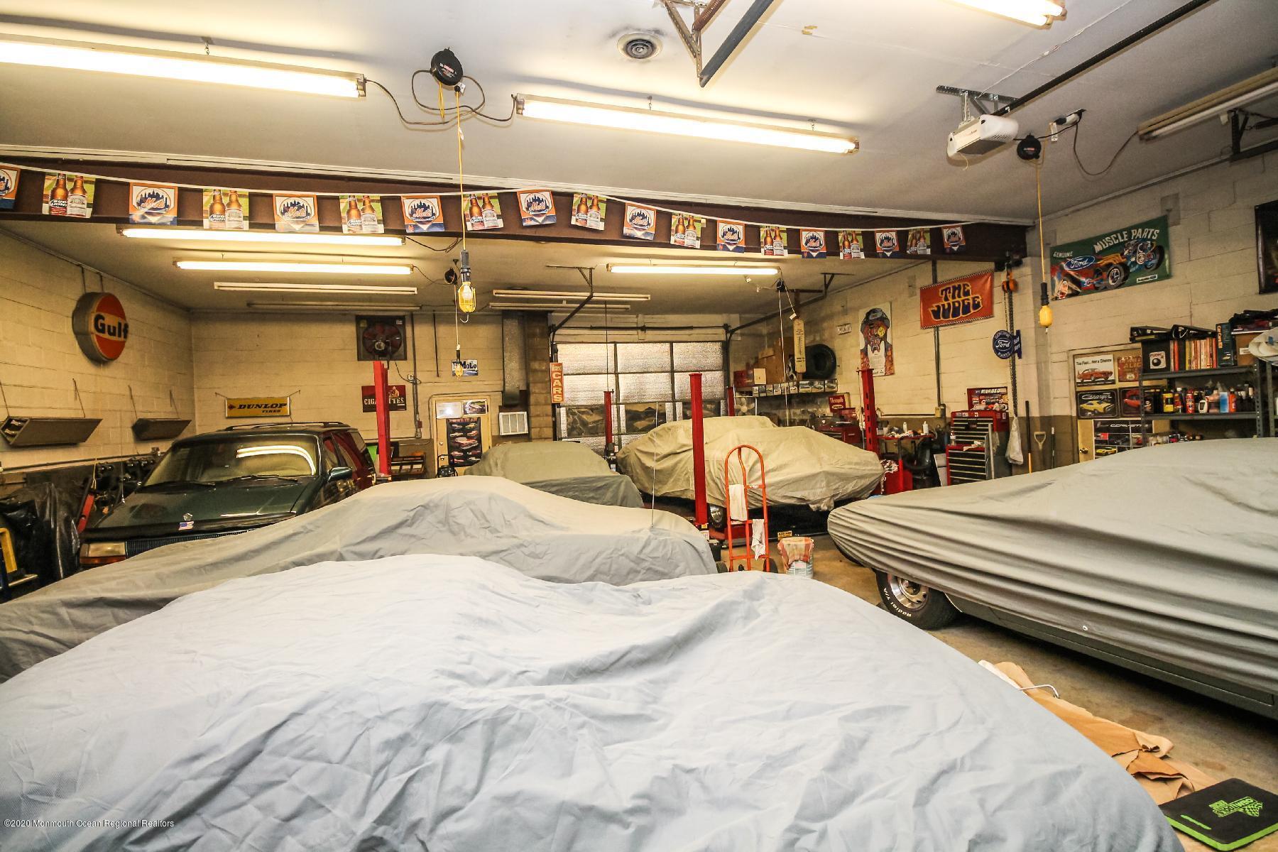 732 Monmouth Road Image 2