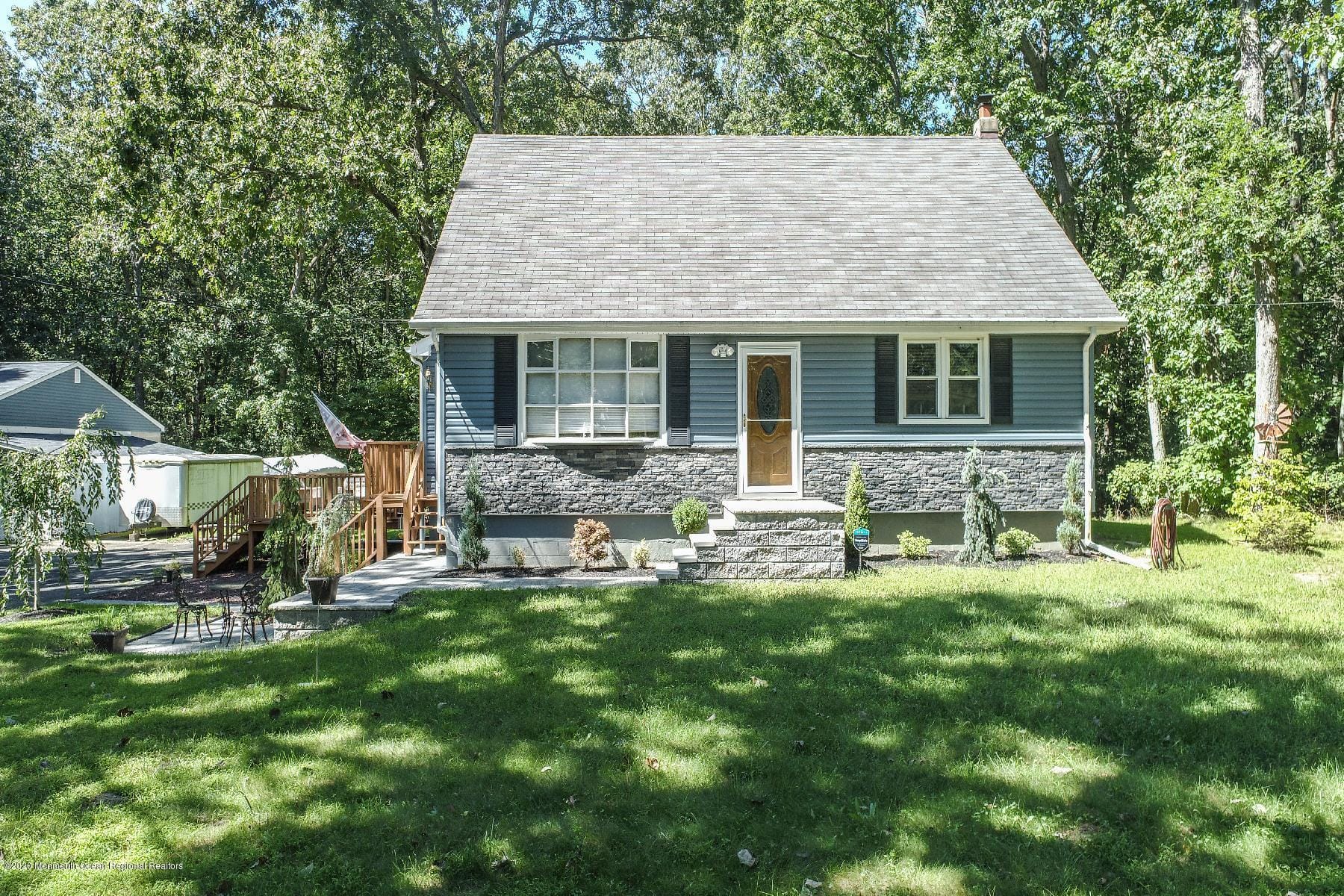 732 Monmouth Road Image 4