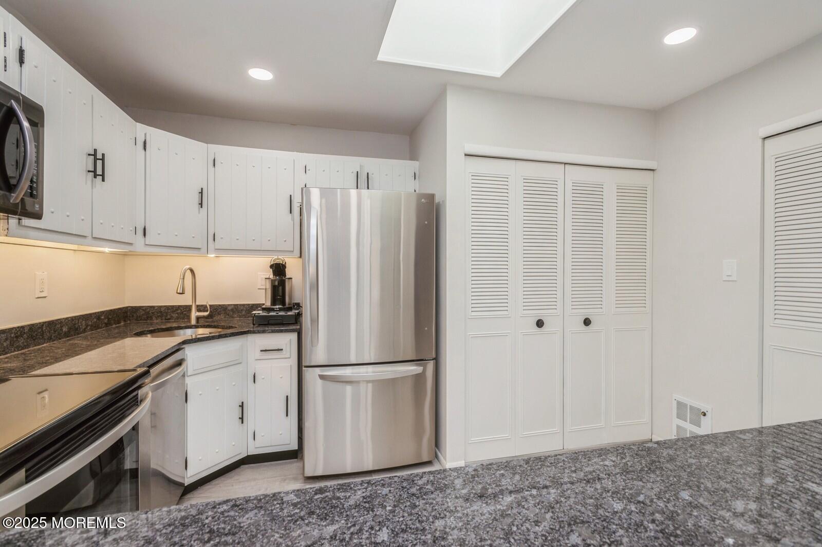 165 Lexington Court, Red Bank, NJ, 07701 image 15