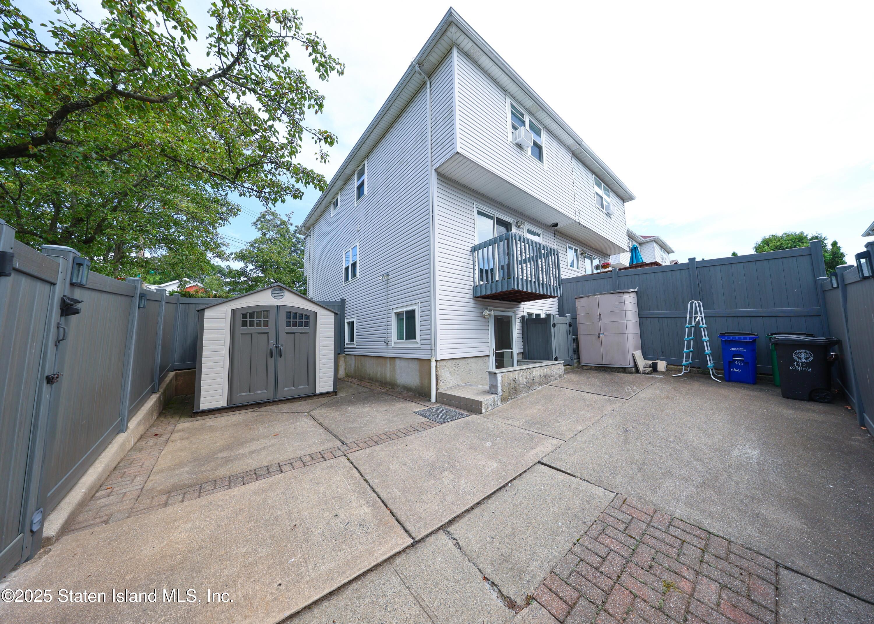 490 Collfield Avenue Image 3