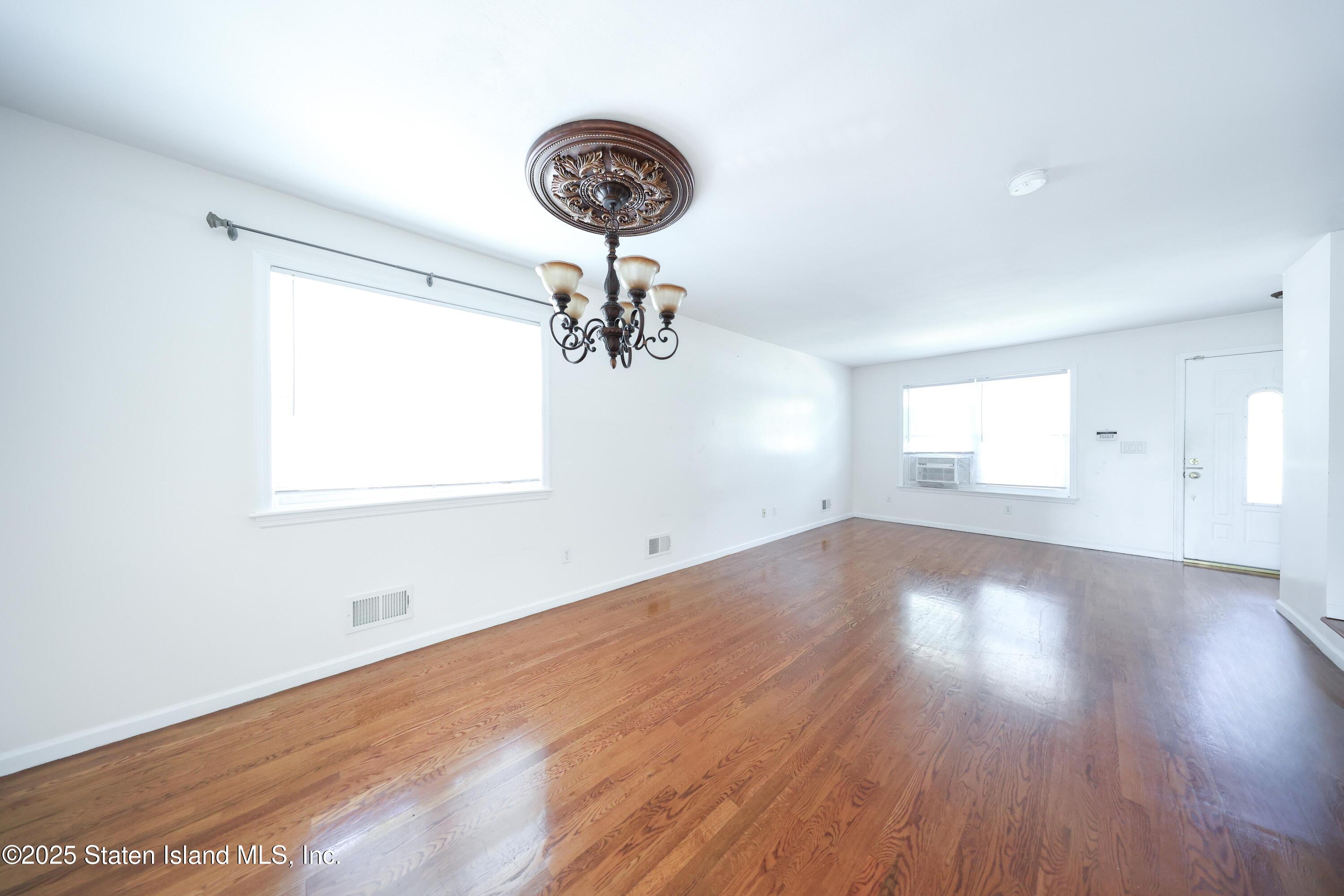 490 Collfield Avenue, Staten Island, NY, 10314 image 8