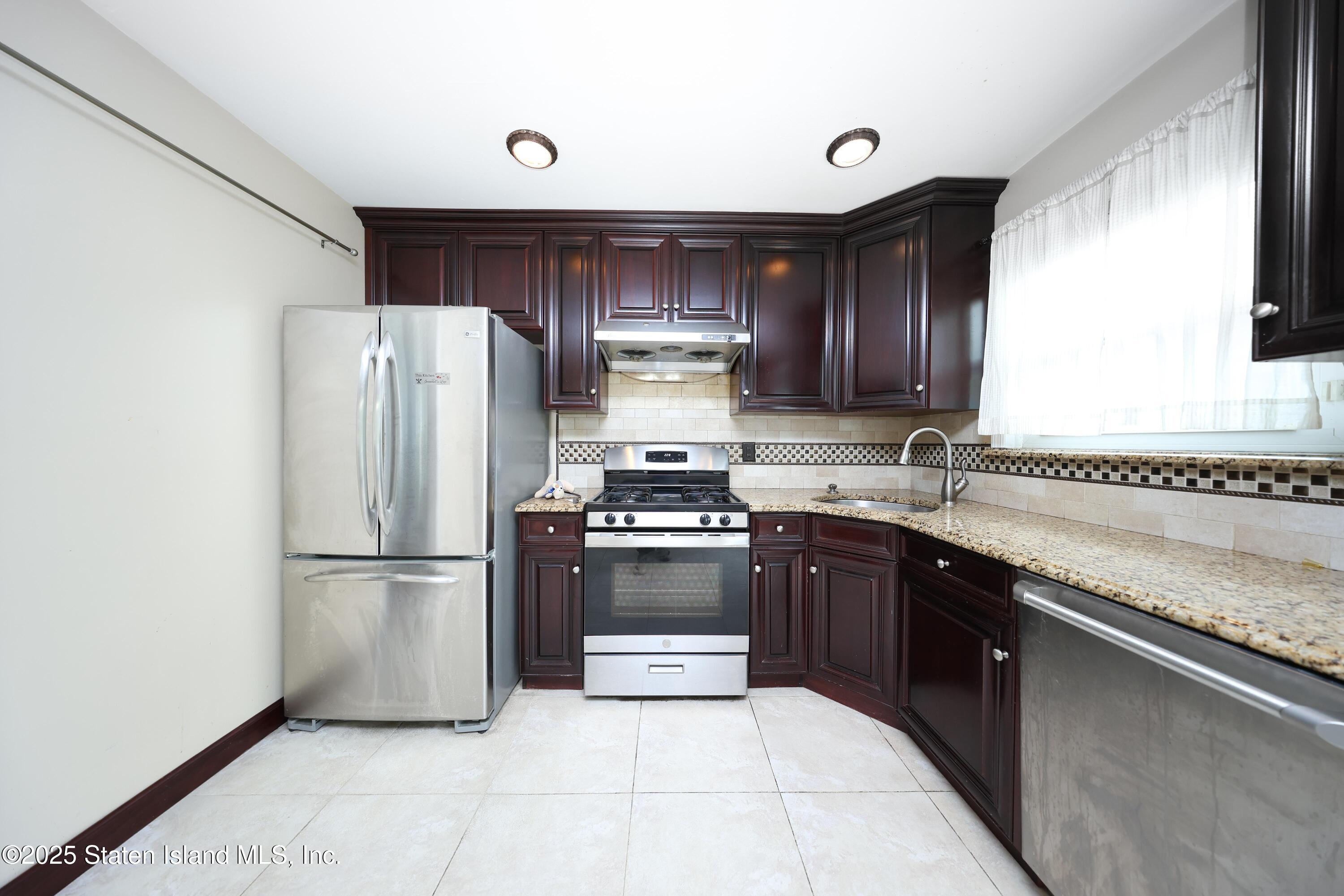 490 Collfield Avenue, Staten Island, NY, 10314 image 10