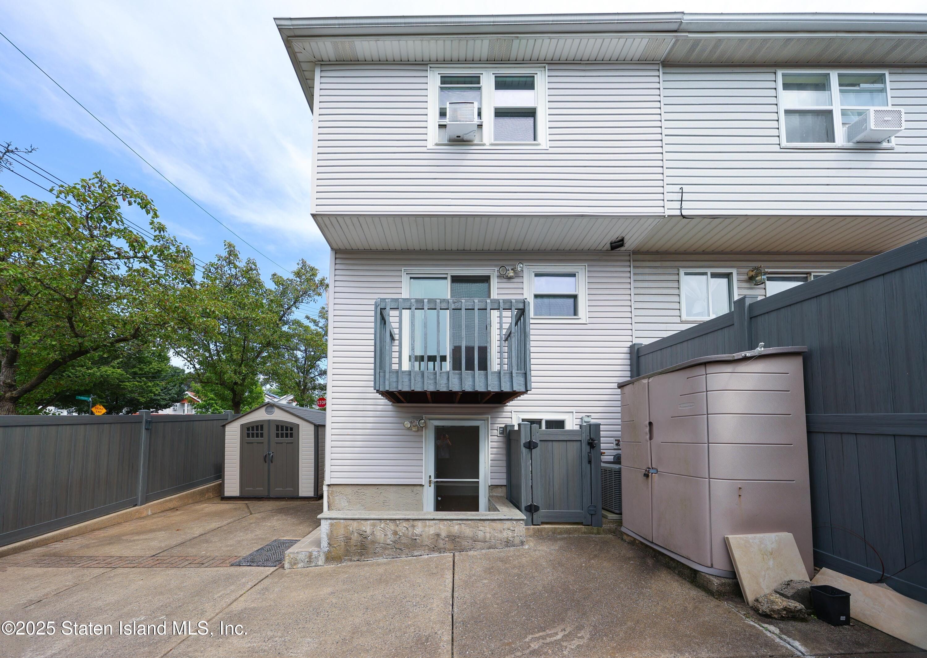 490 Collfield Avenue Image 4