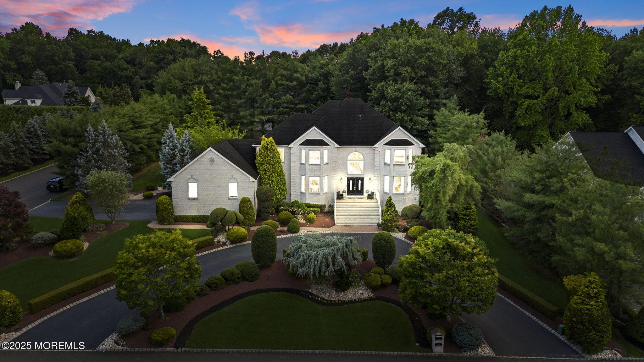 320 Sinclair Court Image 4