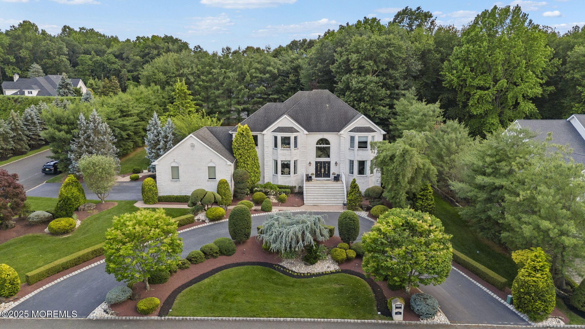 320 Sinclair Court Image 3