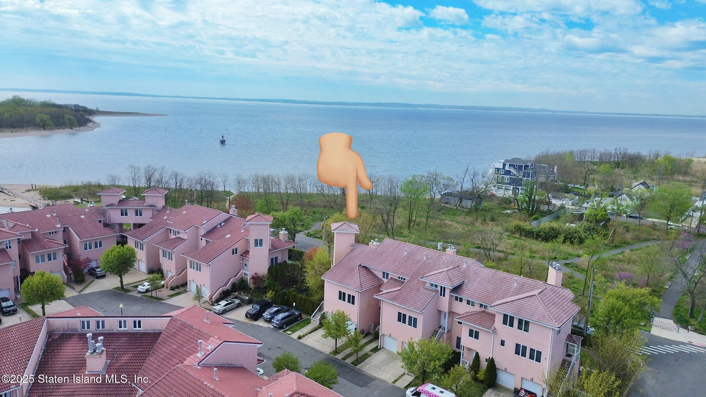 22 Harbour Court Image 2