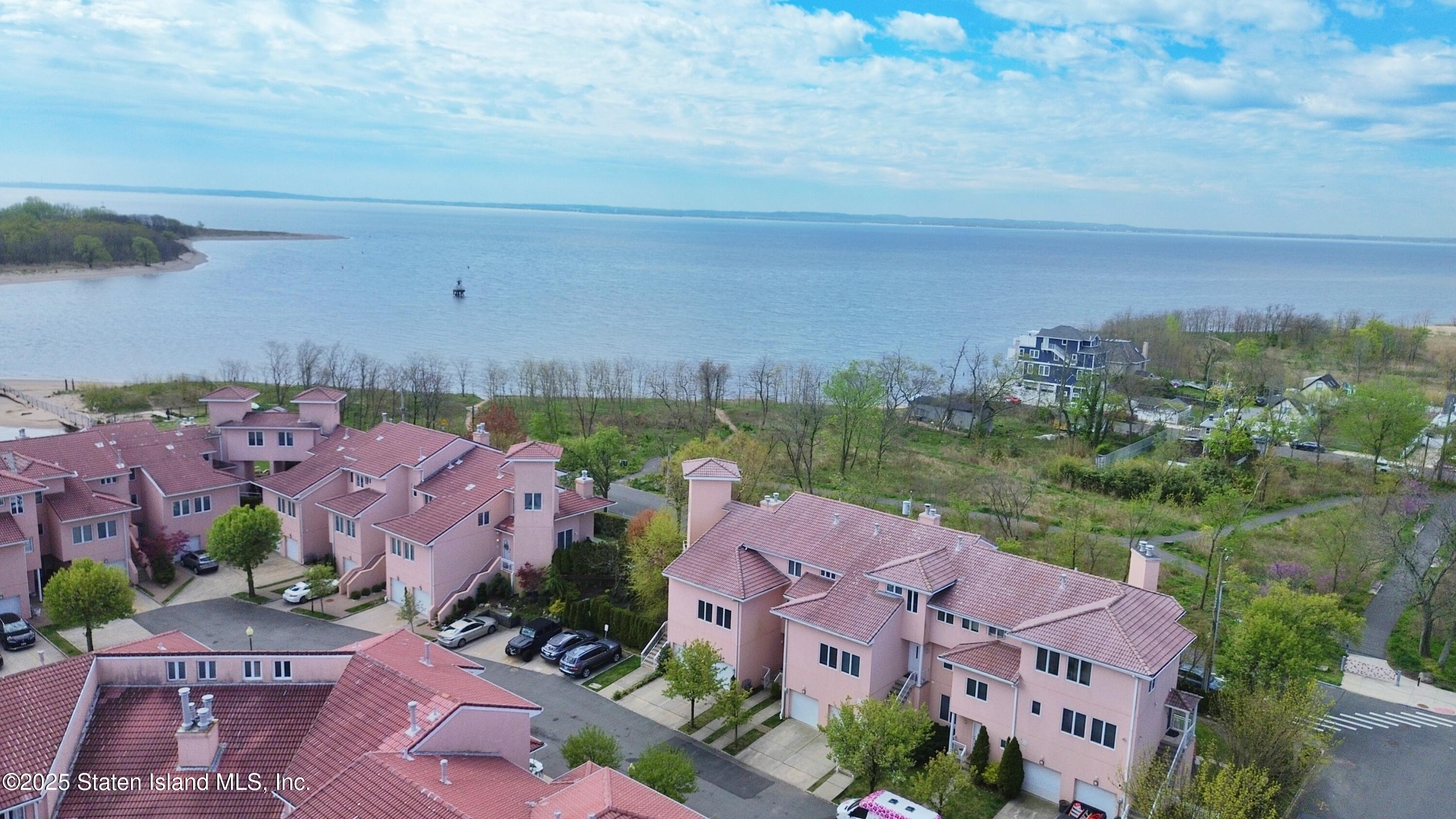 22 Harbour Court Image 3