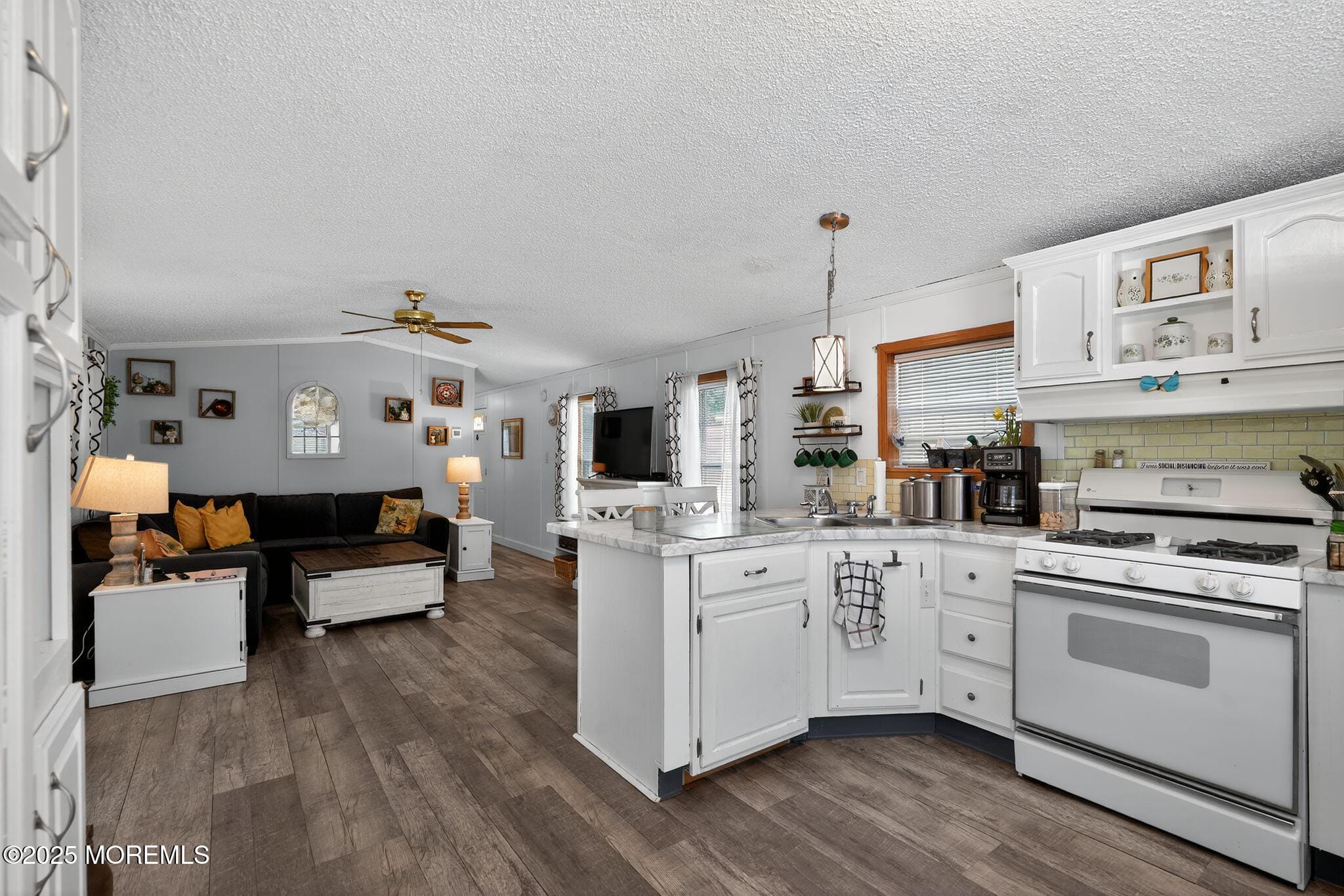 4 South Drive, East Windsor, NJ, 08520 image 7