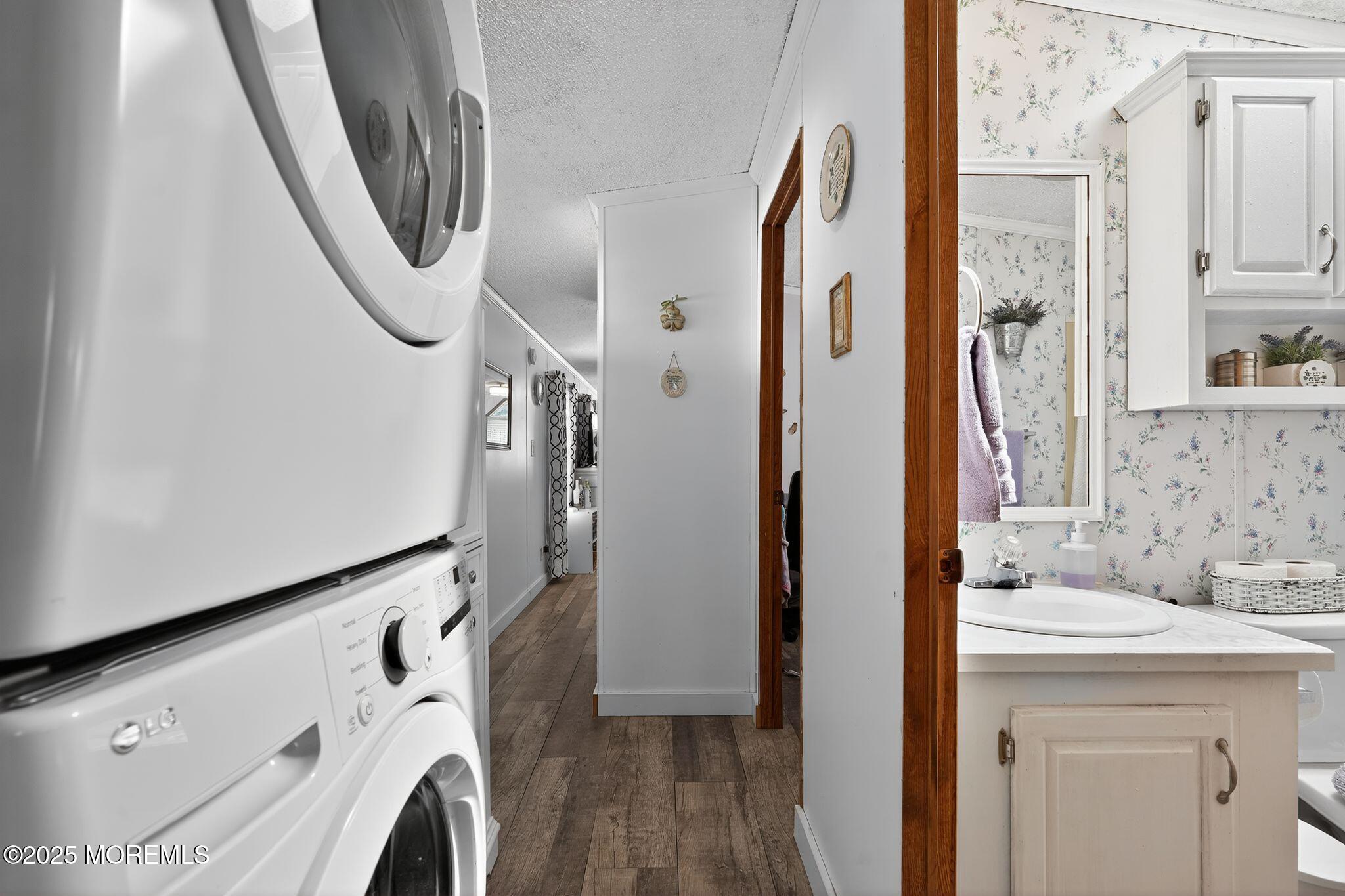 4 South Drive, East Windsor, NJ, 08520 image 21