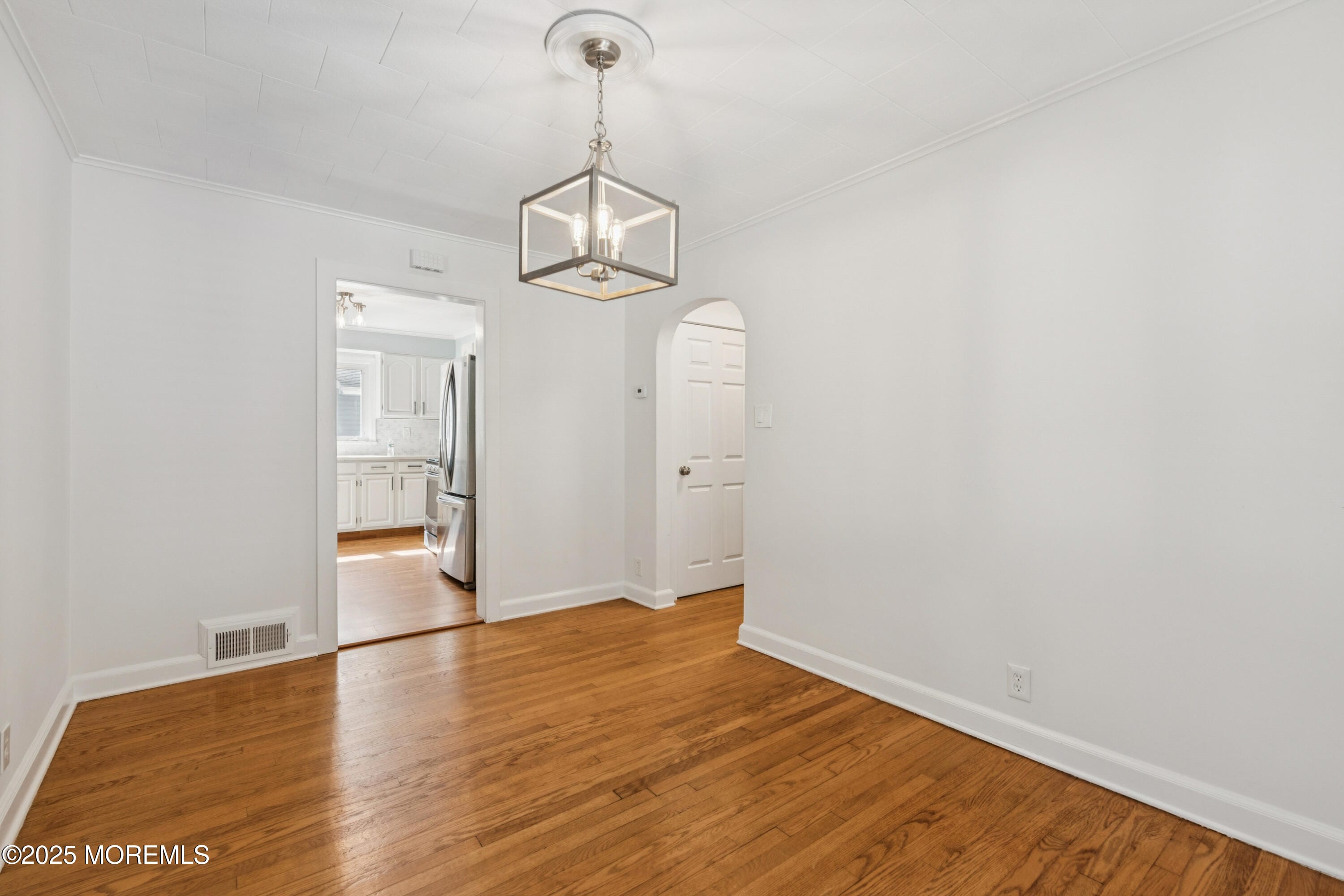 1425 Adrienne Road Image 4