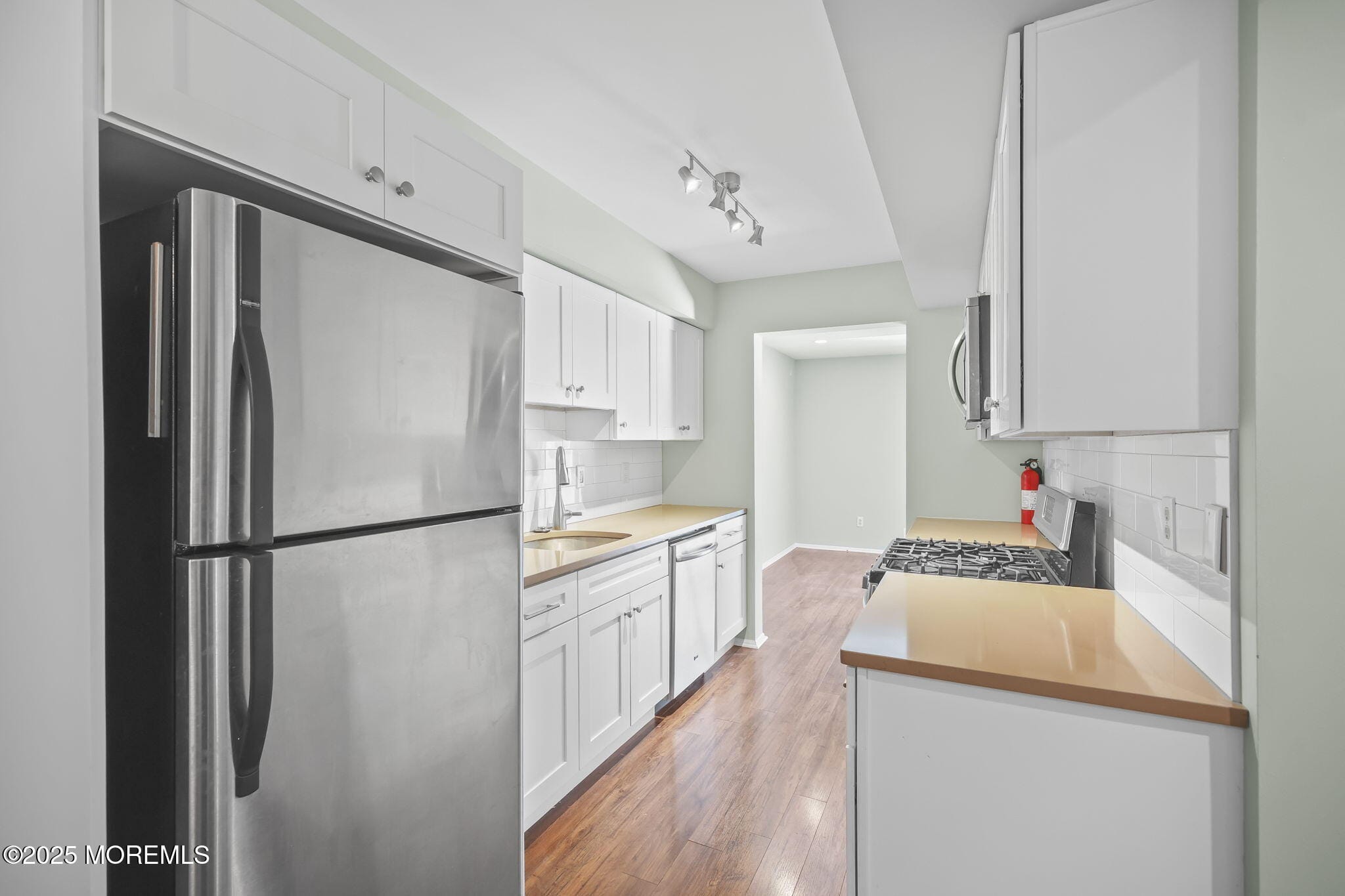 26 Rambling Meadow Court, Tinton Falls, NJ, 07724 image 17