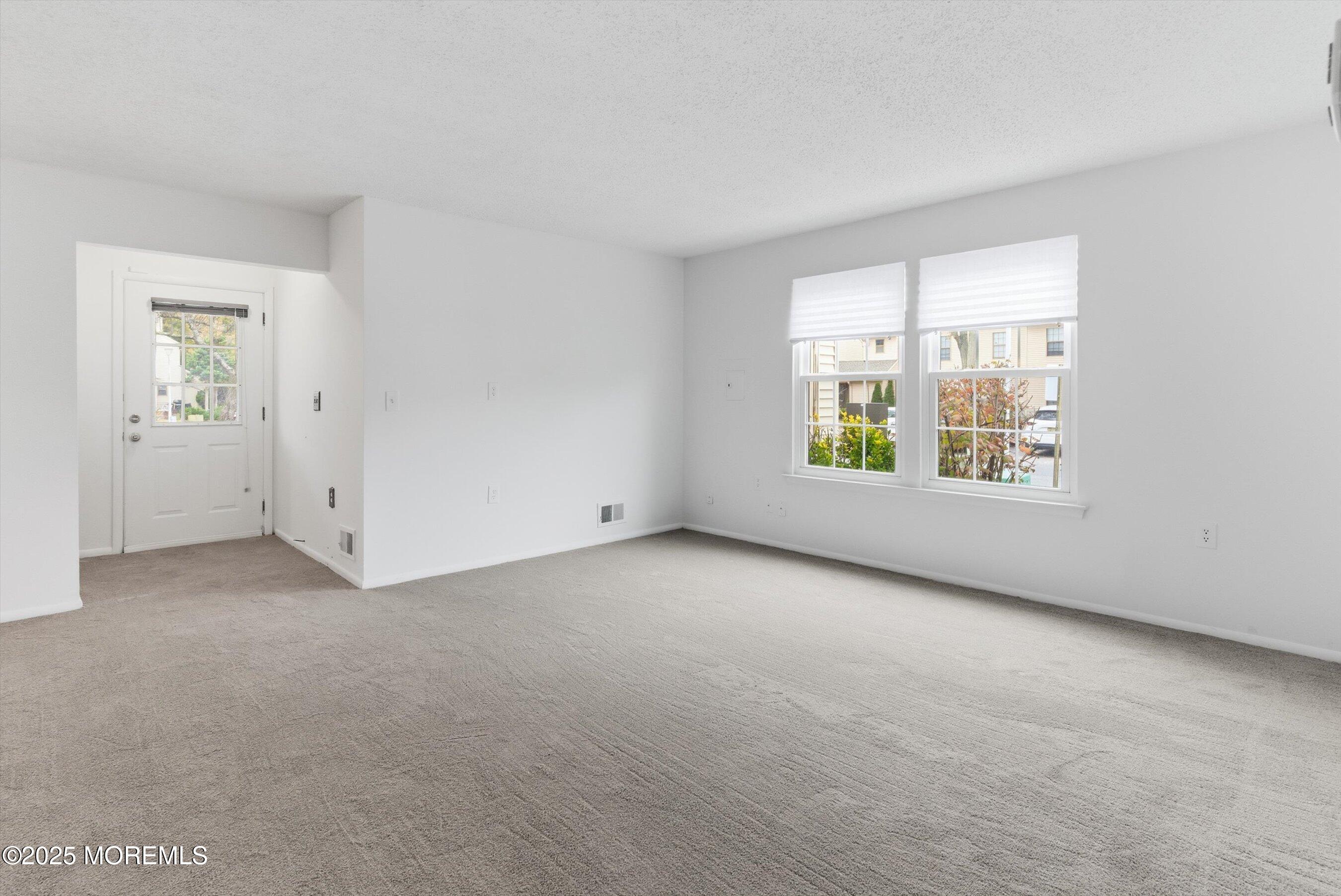 602 Violet Lane Image 4